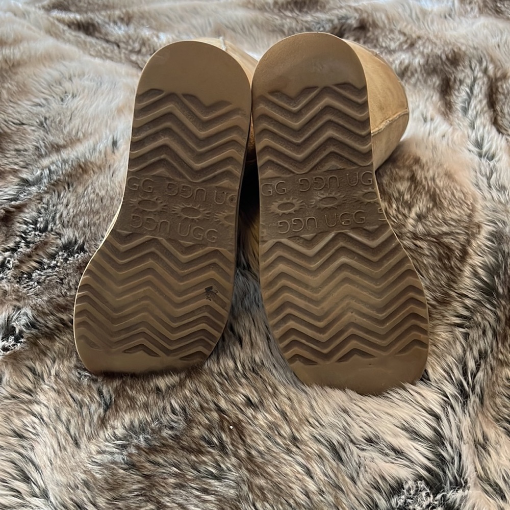 Ugg classic tall boot - Picture 11 of 14